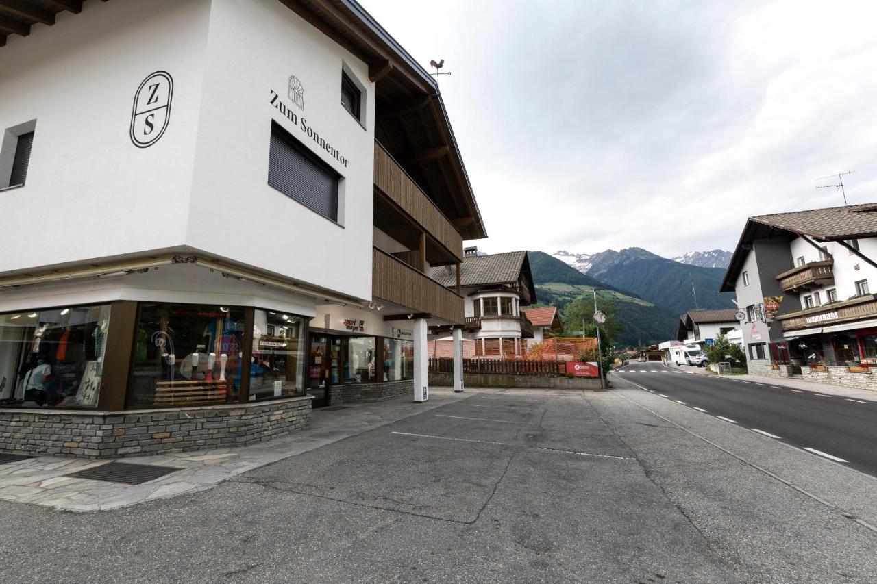 Zum Sonnentor App Larix Apartment Lutago Bagian luar foto