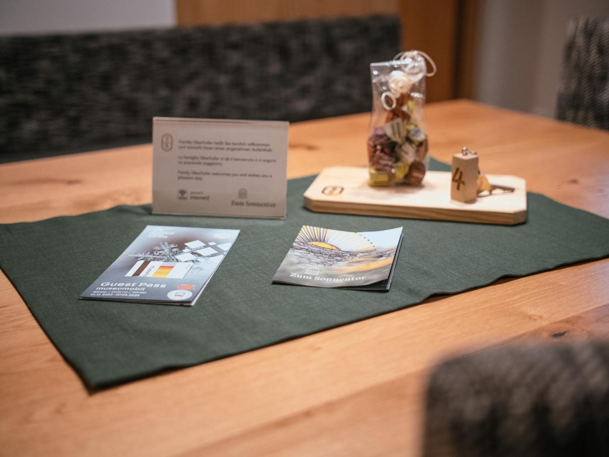 Zum Sonnentor App Larix Apartment Lutago Bagian luar foto