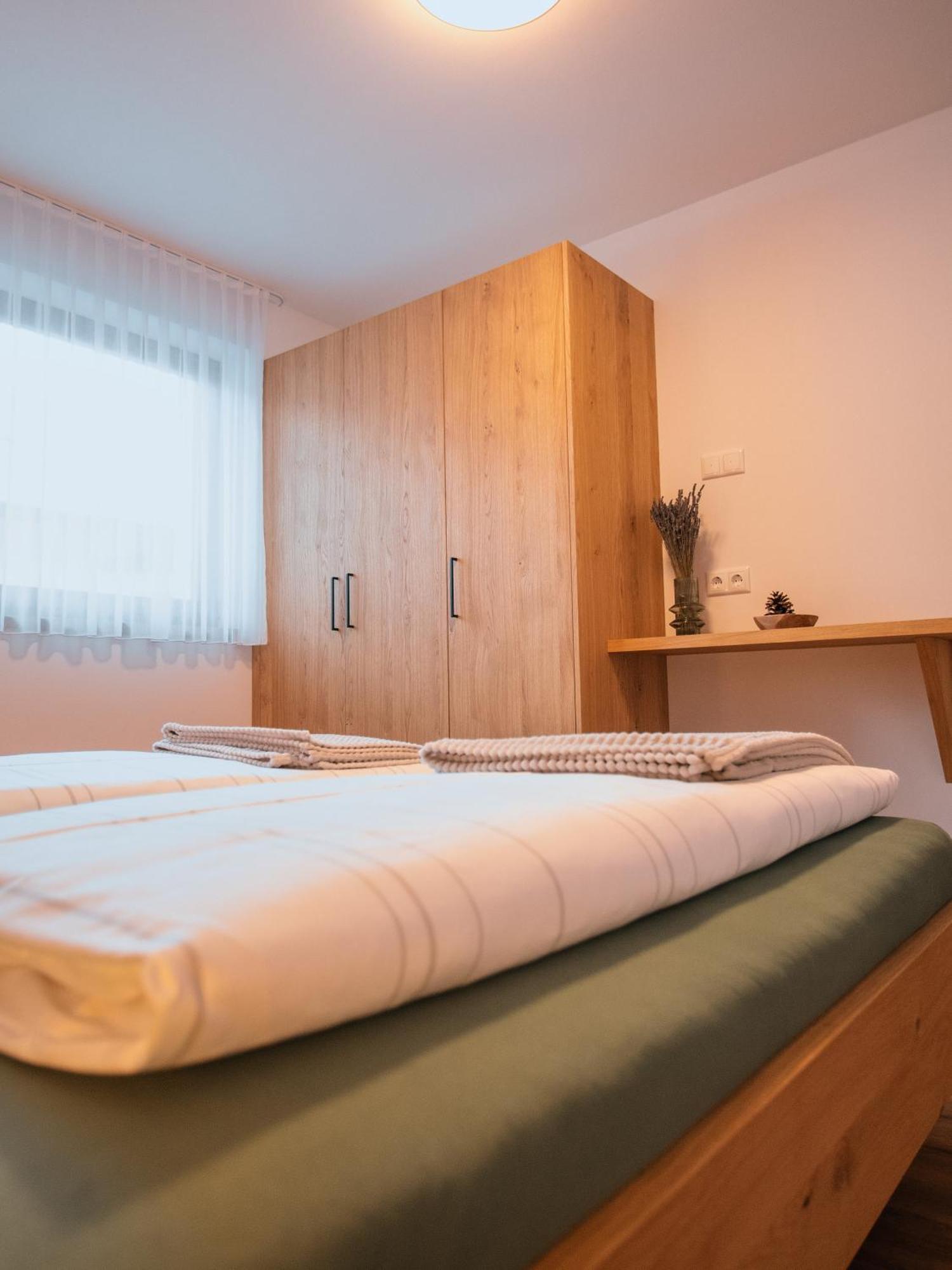 Zum Sonnentor App Larix Apartment Lutago Bagian luar foto